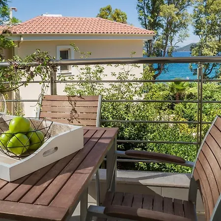 Deluxe Kefalonia 1 Bedroom Thalassa Tranquil Location Access To Pool Karavomilos Villa *